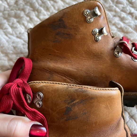 Danner Cascade Tan Leather Hiking Boots with Red Laces - Picture 8 of 8